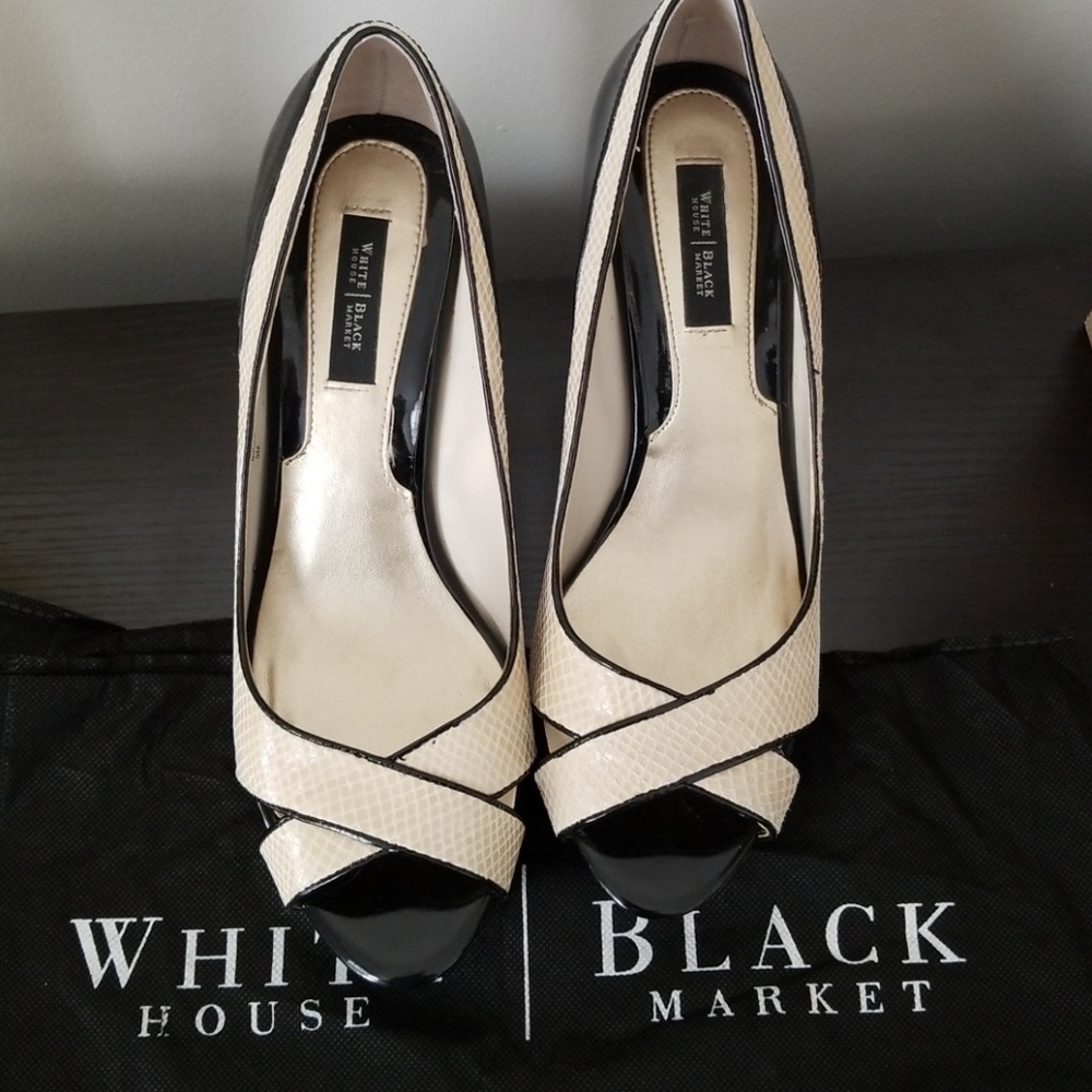 White House Black Market Peep Toe Nude/Black Pumps